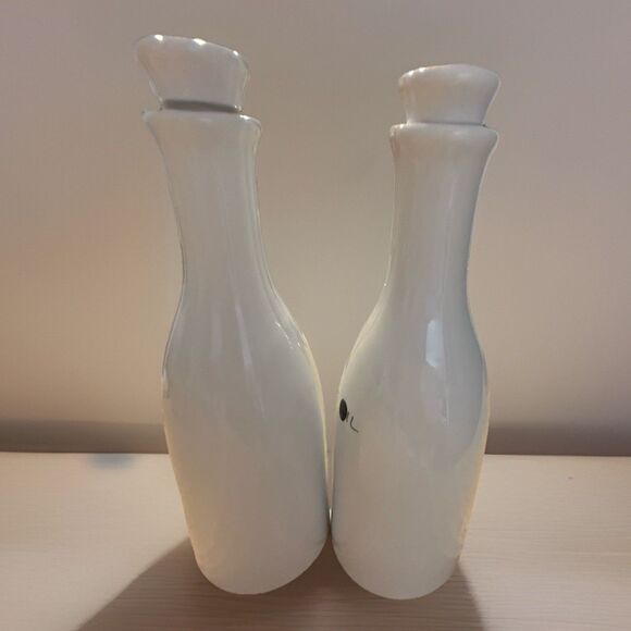 Over and Back Porcelain Oil & Vinegar Bottles Set, Pan e Olio Pattern, 6” Tall - Picture 4 of 7